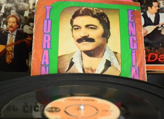 Turan Engin – Vardım Hint Eline Kumaş Getirdim –